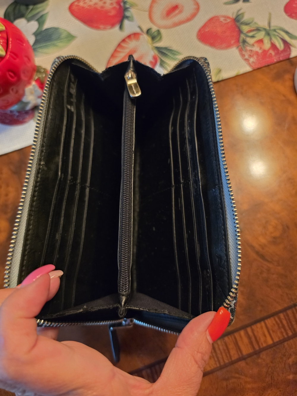 Gift🌸 Beautiful Coach Floral Wallet with a FREE Beaded Pen Gift! 🌸 - Picture 5 of 6